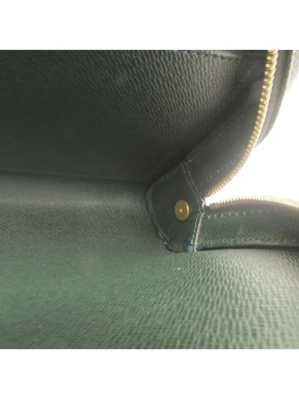 Louis Vuitton Baikal Taiga Epi Sair Clutch Green